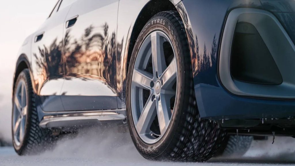 Tire Pressure Warning Light On? How To Deal With The Emergency