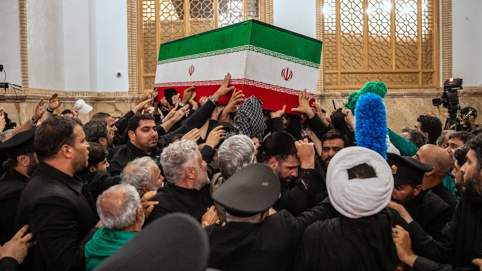 Trump and Iranian Leader Trade Threats as Mediators Try to Save Crumbling Deal