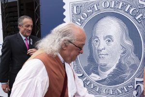 Barry Stevens portraying Benjamin Franklin.