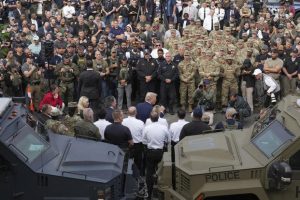 President Trump speaks with National Guard soldiers in Washington D.C.