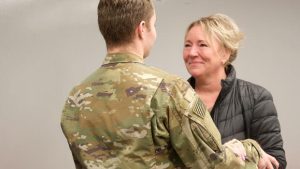 Army Soldier Travels 7k Miles, Surprises Cancer-Stricken Mother For Christmas