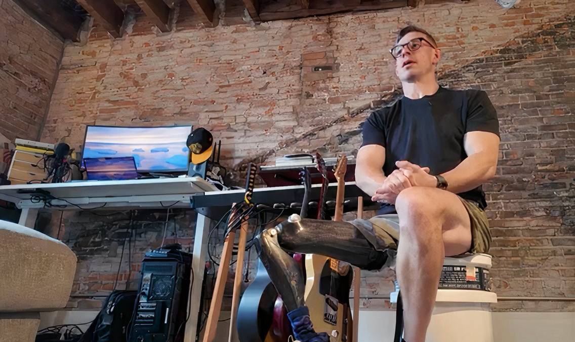 Afghanistan Veteran Receives Mortgage-Free Home Built by Volunteers in 2 Weeks