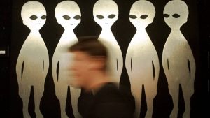 Harvard Professor with Polarizing Alien Theories Is Picked to Lead New White House UFO Council