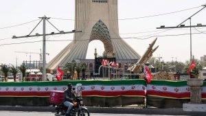 Trump Weighs Wider Iranian Attacks With Truce Still Elusive